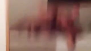 Io la fotto duro e lei filma la scopata