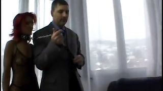 Sesso a tre con calda bambola rossa