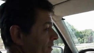 Coppia italiana scopa in auto