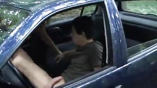 Coppia italiana scopa in auto