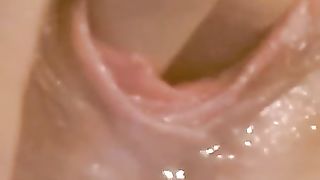 Si masturba e schizza per me