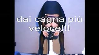 Mi sfondo il culo con grosso dildo