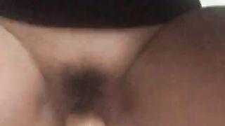 Anteprima del video: Mia moglie che si spacca la figa con cazzo enorme finto