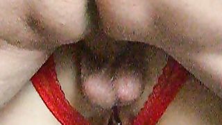 Un paio di mutandine arrapanti per una venuta anale