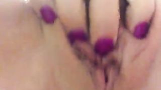 Mi riprendo mentre mi masturbo