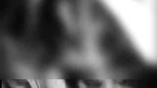 Cazzo duro in bocca con ingoio