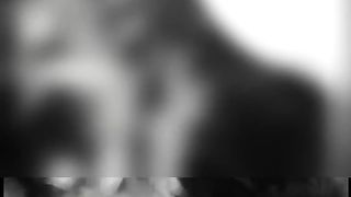 Cazzo duro in bocca con ingoio