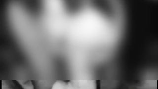 Cazzo duro in bocca con ingoio