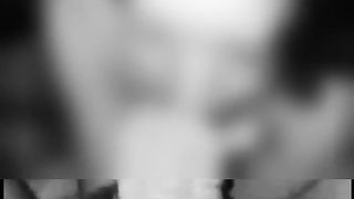 Anteprima del video: Cazzo duro in bocca con ingoio