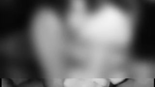 Cazzo duro in bocca con ingoio