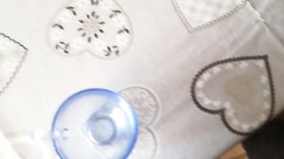 Chi gradisce una tazza di sborra?