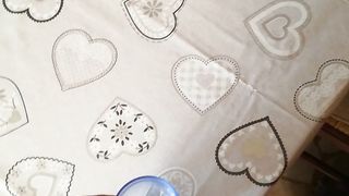 Chi gradisce una tazza di sborra?