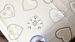 Chi gradisce una tazza di sborra?