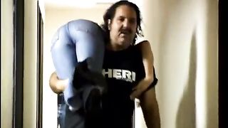 April Blossom succhia il cazzo di Ron Jeremy
