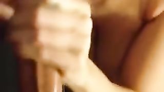 Sborra sul reggiseno nuovo