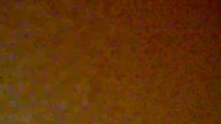 Porca tettona si fa sditalinare la figa