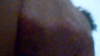 Porca tettona si fa sditalinare la figa