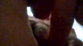 Porca tettona si fa sditalinare la figa