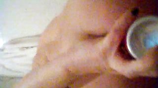 Alla porca tettona piace masturbarsi così