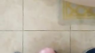 MI MASTURBO E MI RIPRENDO CON LO SMARTPHONE