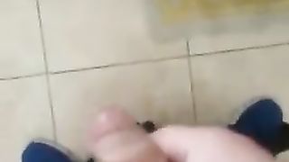 MI MASTURBO E MI RIPRENDO CON LO SMARTPHONE