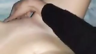 Anteprima del video: Gloria si fa un ditalino