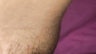 Sara si diverte con il suo amato dildo da 27 cm