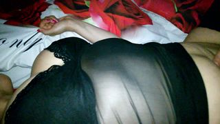 Masturbata dal suo amante