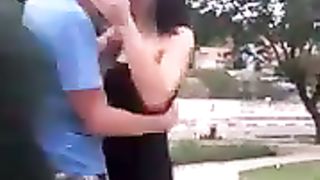 Ragazza fortunata Baciata e Palpeggiata da tanti coetanei