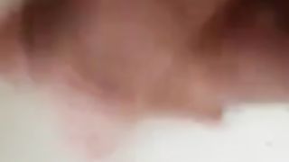 Ragazzo italiano si svuota le palle segandosi