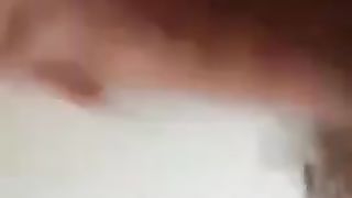 Ragazzo italiano si svuota le palle segandosi