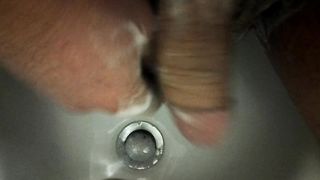 Anteprima del video: In bagno