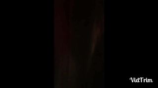 Incula trans nel bagno di un locale e poi si fa inculare