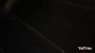 Incula trans nel bagno di un locale e poi si fa inculare