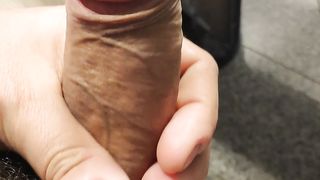 Cazzetto In ufficio con voglia (e colleghi su ufficio open space)