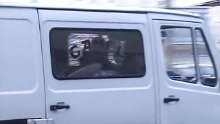 Pisciate in pubblico