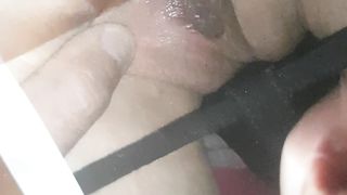 Contributo schizzato per una puttanella in calore