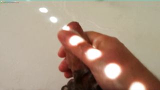 RAGAZZO ITALIANO SI LAVA IL CAZZO