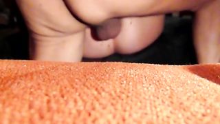 Le piace mostrare il suo buchetto aperto...