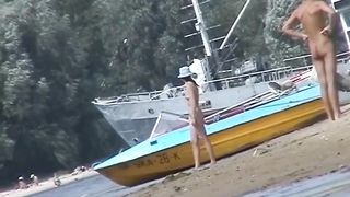 Corpi al sole e nudismo vintage