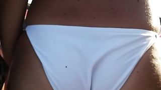 Culona infoiata al mare