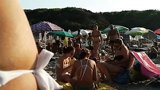 Culona infoiata al mare