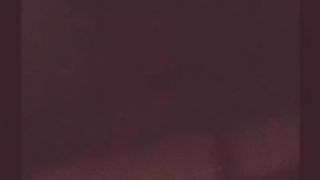 Seduta mi tocco il clitoride