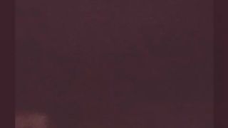 Seduta mi tocco il clitoride