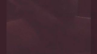 Seduta mi tocco il clitoride