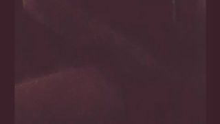 Seduta mi tocco il clitoride