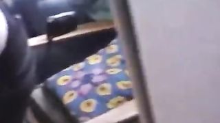 Un modello tutto nudo come regalo di compleanno