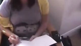 Un modello tutto nudo come regalo di compleanno