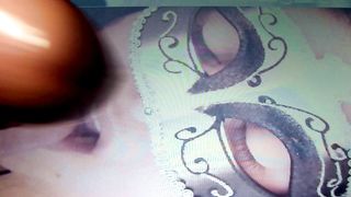 Omaggio Hot alla moglie burrosa di Gallone