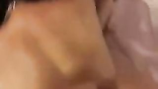 Girati...CHE ADESSO TI FACCIAMO USCIRE IL SANGUE!